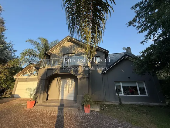 Casa En Venta 5 Ambientes En Campos De Álvarez