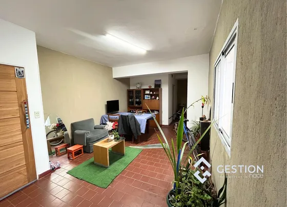 Departamento De Dos Dormitorios En Barrio Alberdi - Oportuni