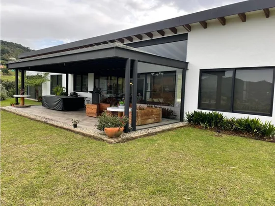 Venta Finca En Rionegro, Área 6.469 Mts, Posibiidad  Pesebreras