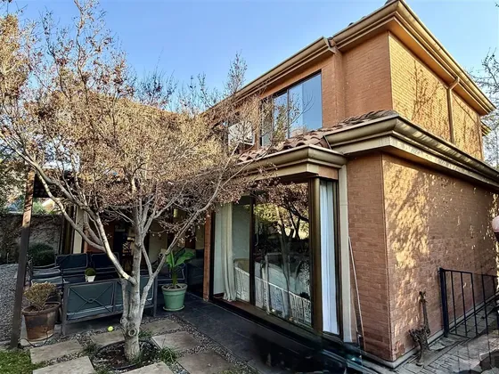 Casa En Condominio Cerrado 5d/5b Parque Los Castaños.