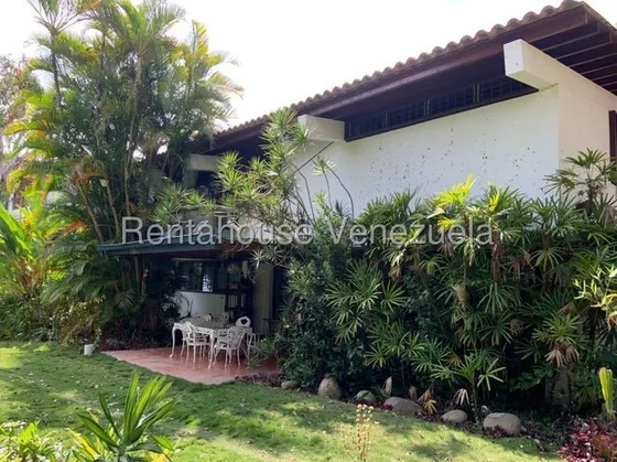 Casa En Venta En Lomas Del Mirador 25-23863 Cs
