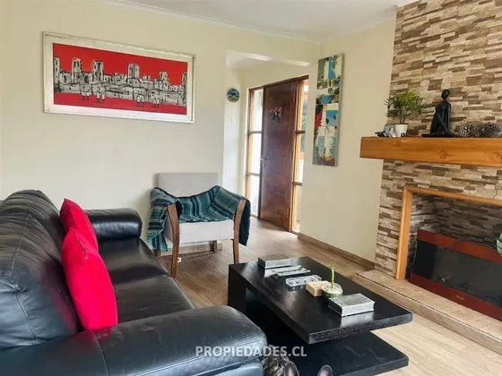 Casa En Venta De 5 Dorm. En Las Condes