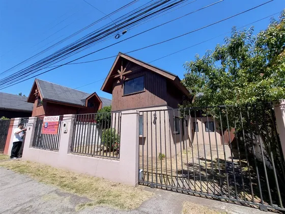 Casa En Arriendo De 4 Dorm. En San Pedro De La Paz