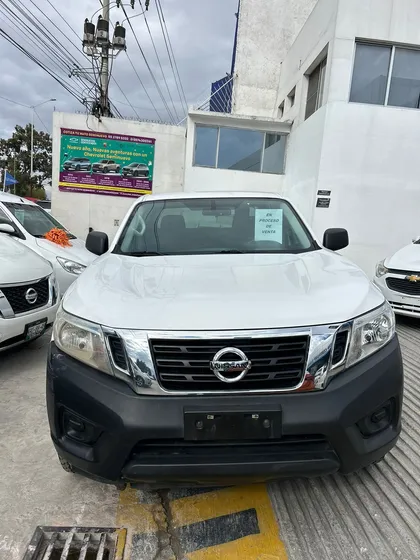 Nissan Np300 Doble Cabina 2.5 Se Aa Mt
