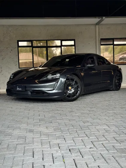 Porsche Taycan (elétrico)
