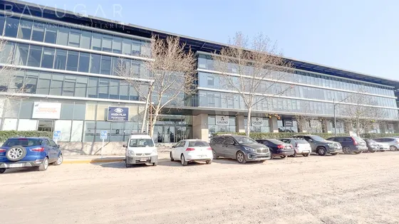 Venta - Oficina En Edificio Paralelo 50 Sur / Pilar