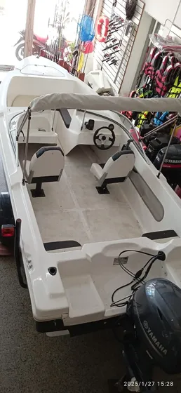 Casco Lancha Larsen Marine Con Motor Yamaha 60 Hp 4 Tiempos