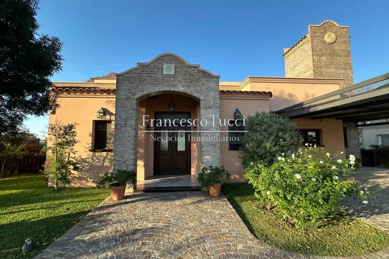 Casa En Venta 5 Ambientes En Terravista