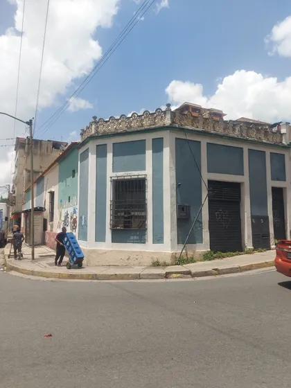 Excelente Propiedad Comercial Dé 350 Mts Dé Terreno 