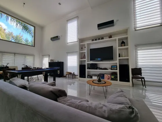 Venta Casa 5 Amb En Barrio West Village Hurlingham