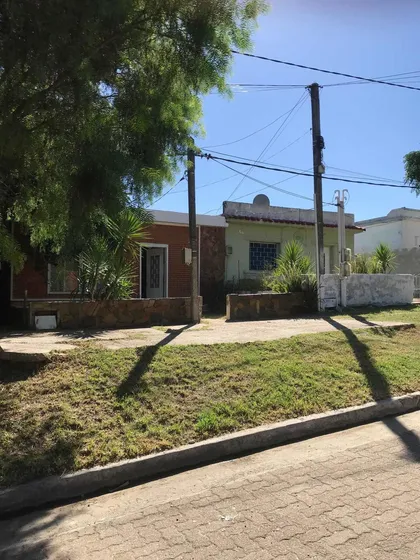 2 Casas Y 1 Apartamento, Excelente Oportunidad De Inversiòn!!