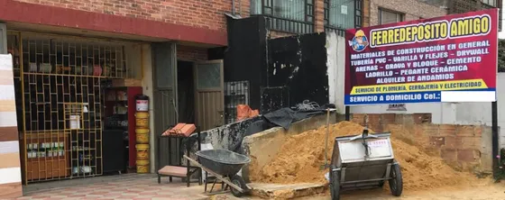 Venta Ferretería De Tradición Barrio Santa Rosita