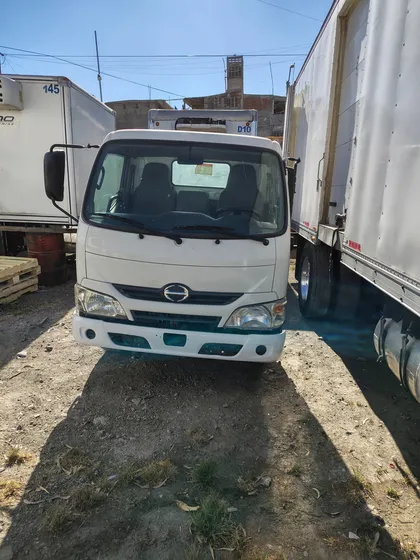 Hino 616 Chasis Largo