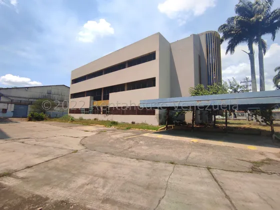 Edif Ideal Para Proyec De Salud Zona Ind La Hamac Fvina