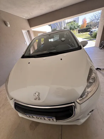 Peugeot 208 1.6 Allure Nav Tiptronic