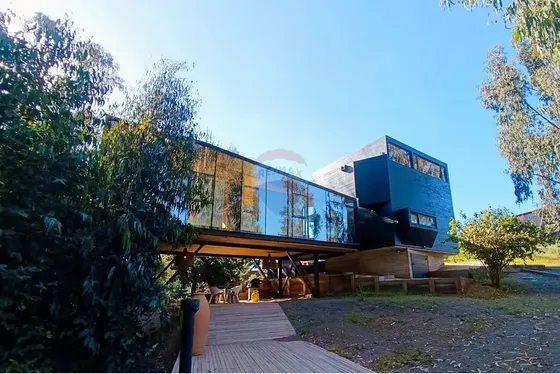 Casa Moderna Y Amoblada En Punta De Lobos
