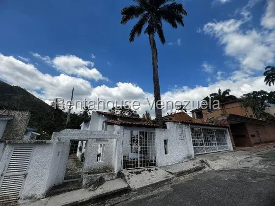 Vendo Casa En Urbanización El Castaño, Código 26-11157 Cm Leer Descripción