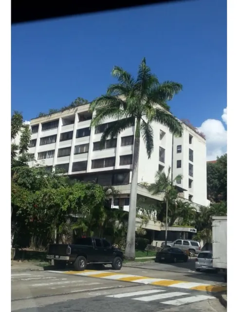 Se Vende Ph 300+300m2 Los Samanes 2083