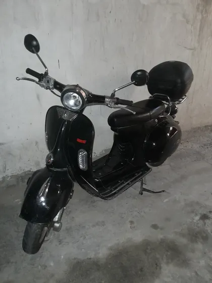 Scoter Electrico Tipo Vespa Con Baulera