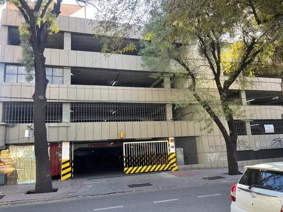 Cochera En Venta Calle Garibaldi 180 Ciudad