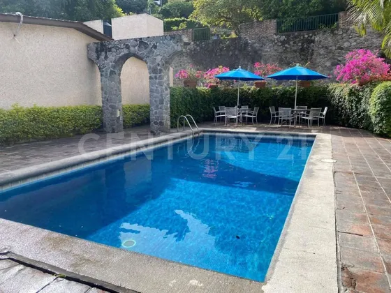 Casa De Un Solo Nivel En Condominio