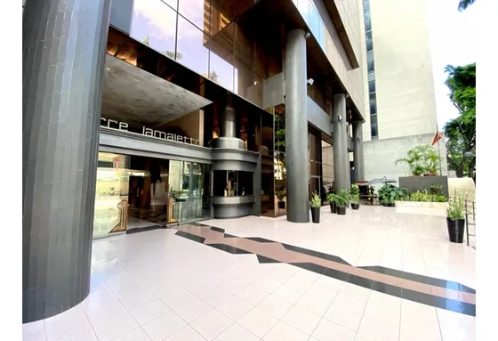 Alquilo Oficina 400m2 El Rosal 7560