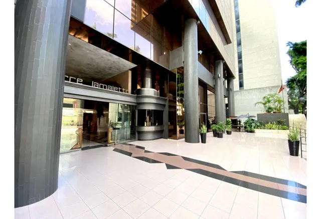 Alquilo Oficina 400m2 El Rosal 7560