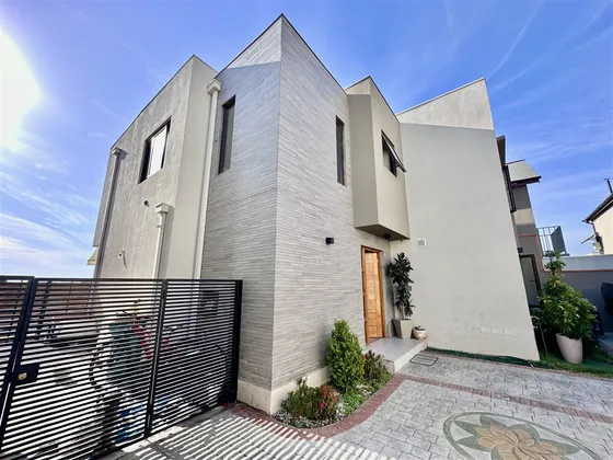 Casa En Venta De 3 Dorm. En Puente Alto