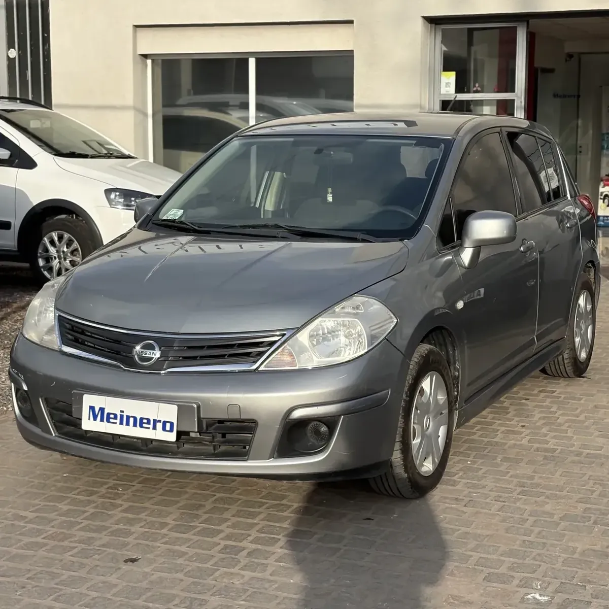 Nissan Tiida 1.8 Visia