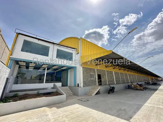 ¡eleva Tu Empresa! Galpón Industrial Moderno De 25.977m2, 434m2 Oficinas, 14m Altura, Piso Alto Tráfico, 24 Portones, Planta 300kva, Tanque 270k L. Máxima Seguridad Y Fácil Acceso Zona Ii. L.barrios