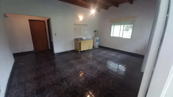 Casa En Venta - 2 Dormitorios 1 Baño - Cochera - 1.250mts2 - Raco, Tucuman