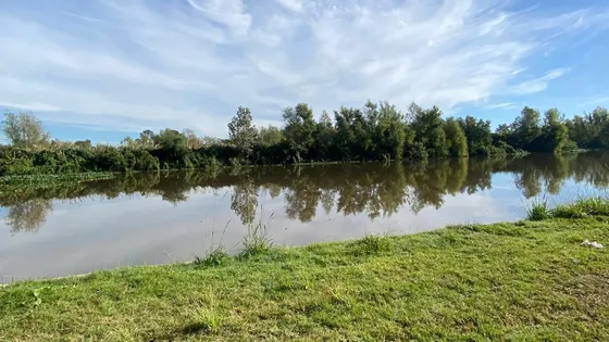 Oportunidad Lote Al Rio Con Fondo A Reserva En Venta En Barrio Nautico Cazal