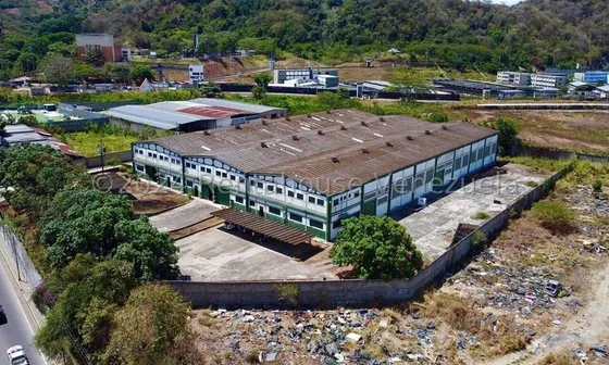 Galpón / Depósito Industrial Venta Guatire ( Frente A La Carretera Nacional  Mls - 24-624