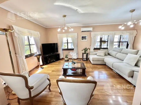 Venta Departaento Semipiso 6 Ambientes Con Doble Cochera, Plaza Conesa, Pileta- Quilmes