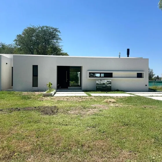 Hermosa Casa En Venta De 3 Dormitorios A Estrenar En Everlinks