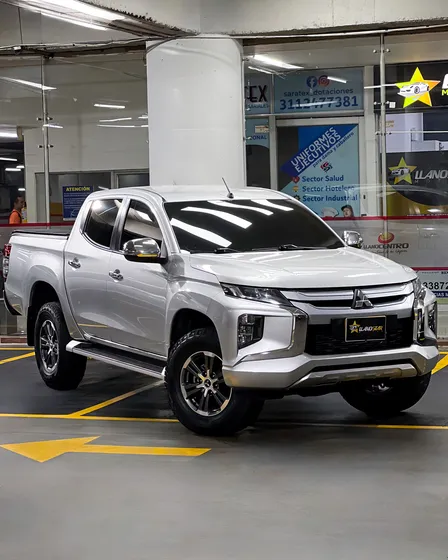 Mitsubishi L200 Triton 2.4bt Gls 4wd At