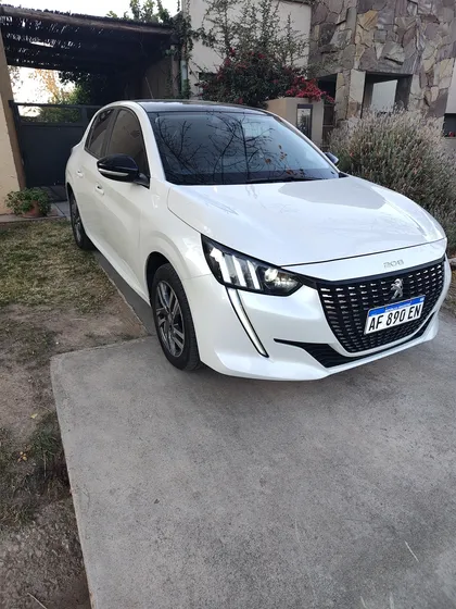 Peugeot 208 1.6 Feline Tiptronic