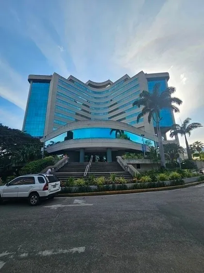 Oficina Con Prestigio Y Estratégica Ubicación, Torre Inteligente La Viña Plaza. Https://apartamento.mercadolibre.com.ve/mlv-769170731-bonito-apartamento-amoblado-en-san-diego-res-montemayor-luz-coelho