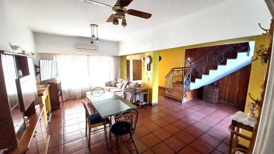 Venta Casa 5 Ambientes Ramos Mejia Jardin Cochera