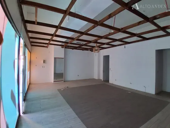 Local Comercial Grande En Stripcenter Primer Piso - Concón
