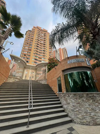 Apartamento  De Lujo Venta Valencia Urb Las Chimeneas (mer)