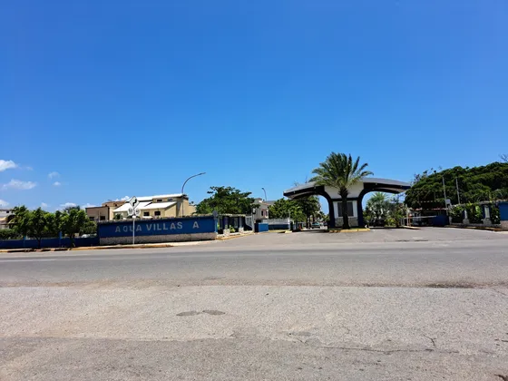 Venta Casa Bote  A   De 4 Hab , Complejo Turístico El Morro , Lechería Anzoategui 