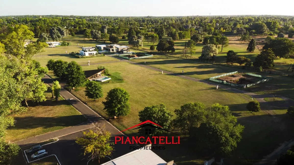 Land for Sale in a Gated Golf Community, 795 m², Moreno, Francisco Alvarez