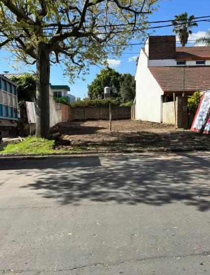 Terreno En Venta Sobre Calle Sarmiento 270 Mts En Castelar Norte