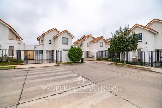 Cómoda Casa En Pasaje Cerrado Sector Peñuelas