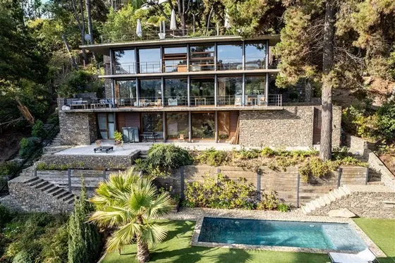 Espectacular Casa En Zapallar, A Una Cuadra De La Playa
