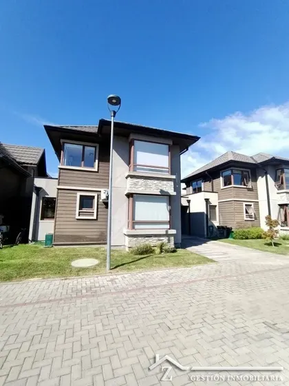 Arriendo Casa Bosque Laguna 3d+3b+2e