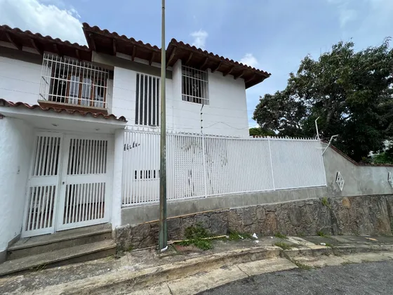 Casa Para Venta En Santa Paula  #2497