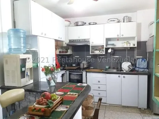  *jl/  Apartamento  En Venta Cabudare,  Centro  Lara, Venezuela/ Jlòpez/ #   Còd. #  22-15132/3 D/ 2 B/ 103 M² 