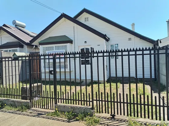 Cómoda Y Práctica Casa En Ideal Sector De Río Bueno